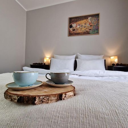 Hotel Grzegorzewski Tuszyn Bagian luar foto