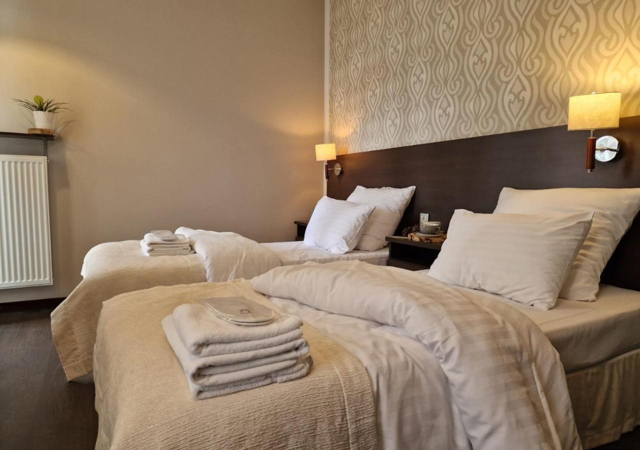 Hotel Grzegorzewski Tuszyn Bagian luar foto