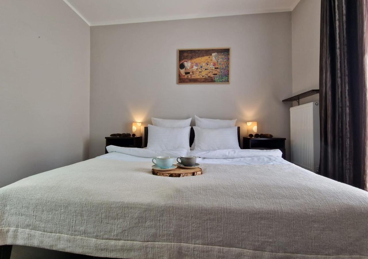 Hotel Grzegorzewski Tuszyn Bagian luar foto