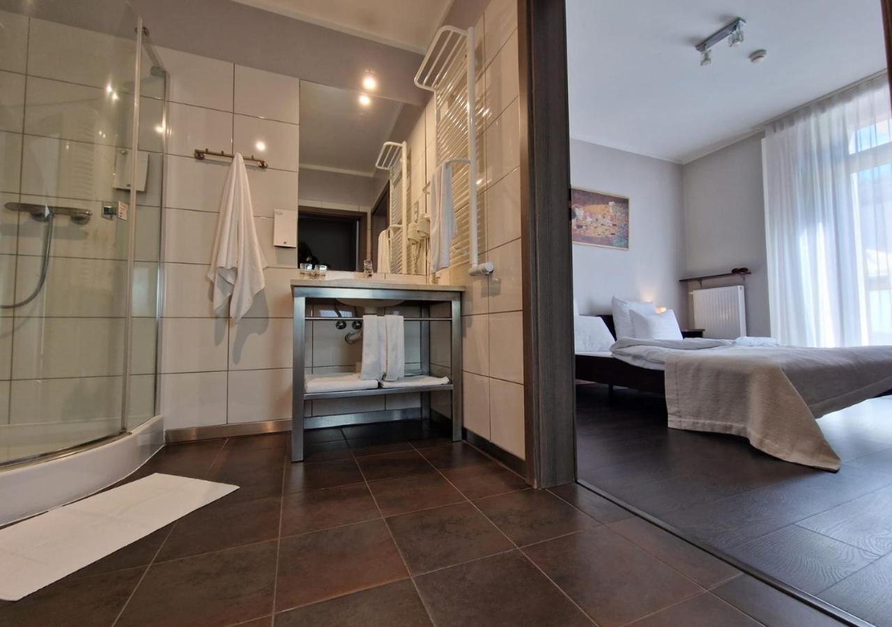 Hotel Grzegorzewski Tuszyn Bagian luar foto