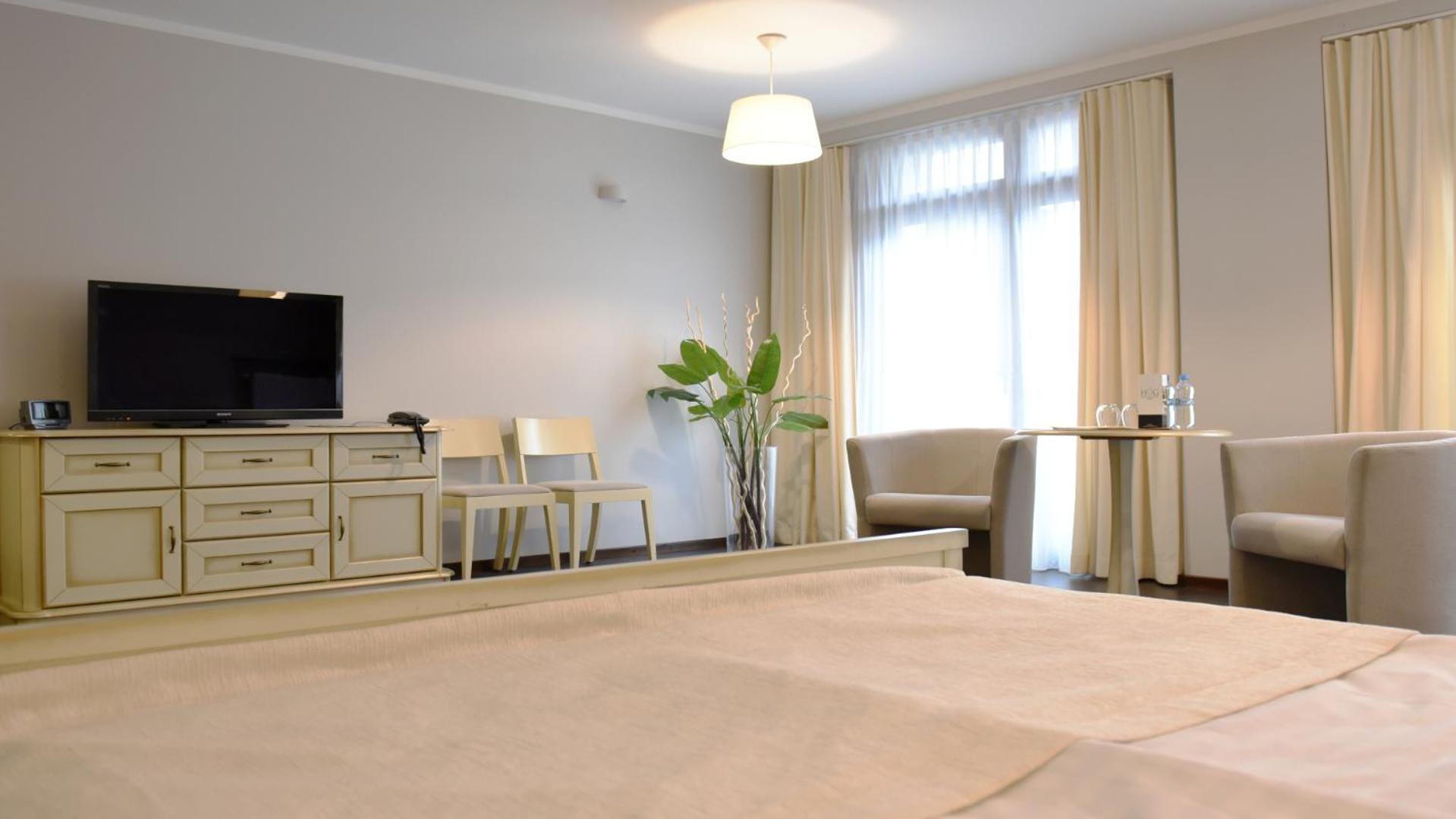 Hotel Grzegorzewski Tuszyn Bagian luar foto