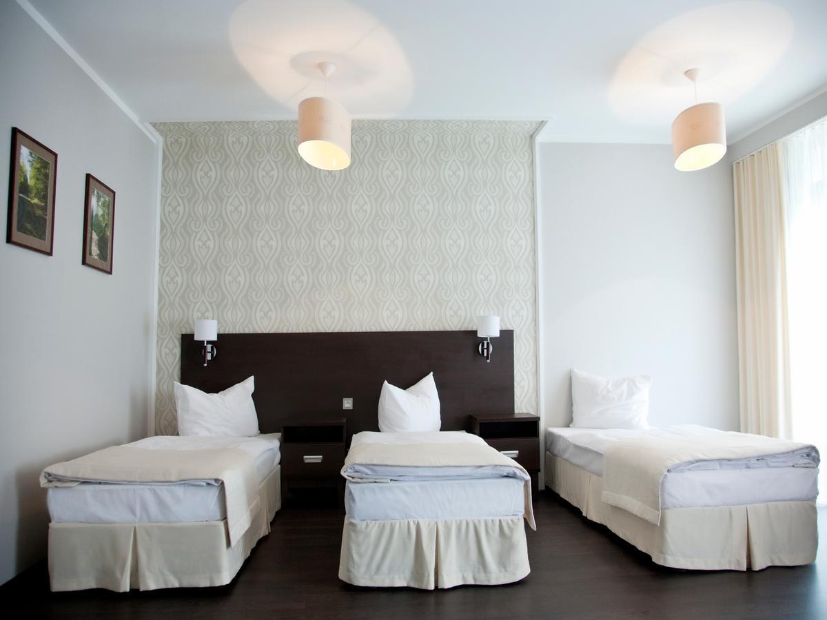 Hotel Grzegorzewski Tuszyn Ruang foto