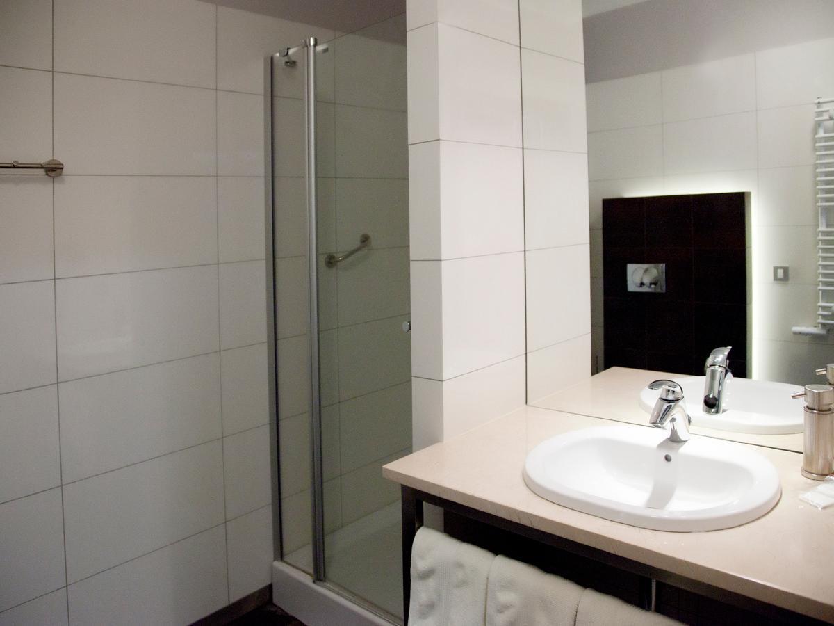 Hotel Grzegorzewski Tuszyn Ruang foto