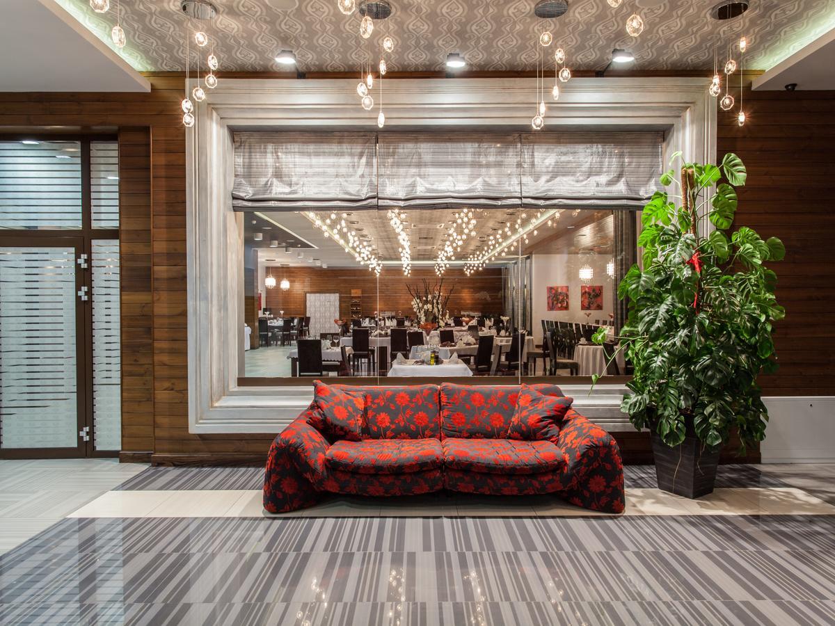Hotel Grzegorzewski Tuszyn Bagian luar foto
