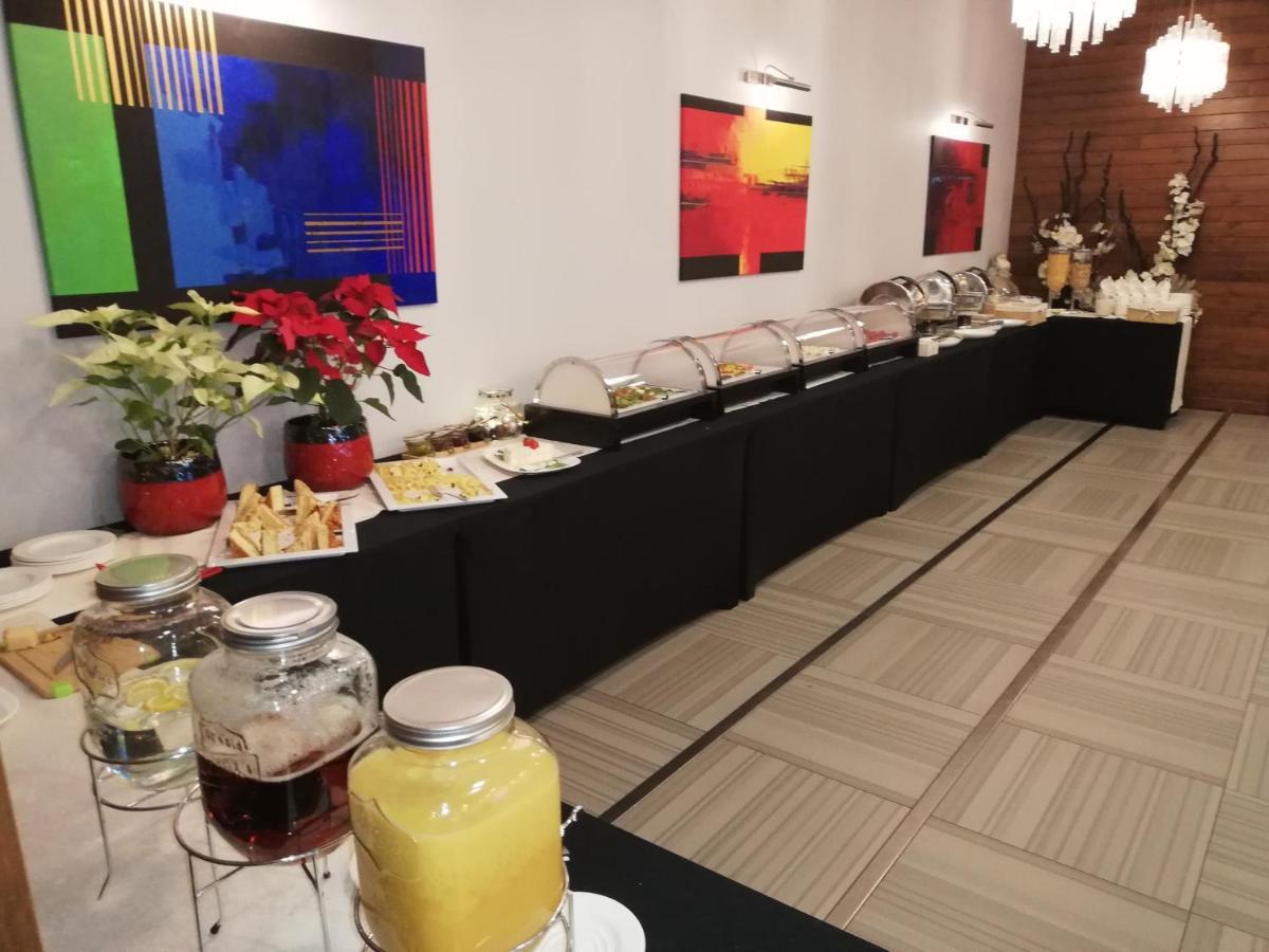 Hotel Grzegorzewski Tuszyn Bagian luar foto